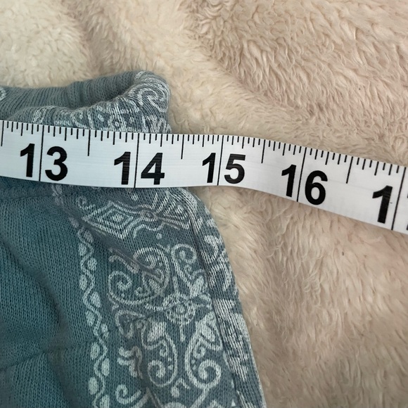 Hold ๐ - Picture 7 of 9